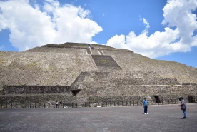 logotipo de Pirámides de Teotihuacan